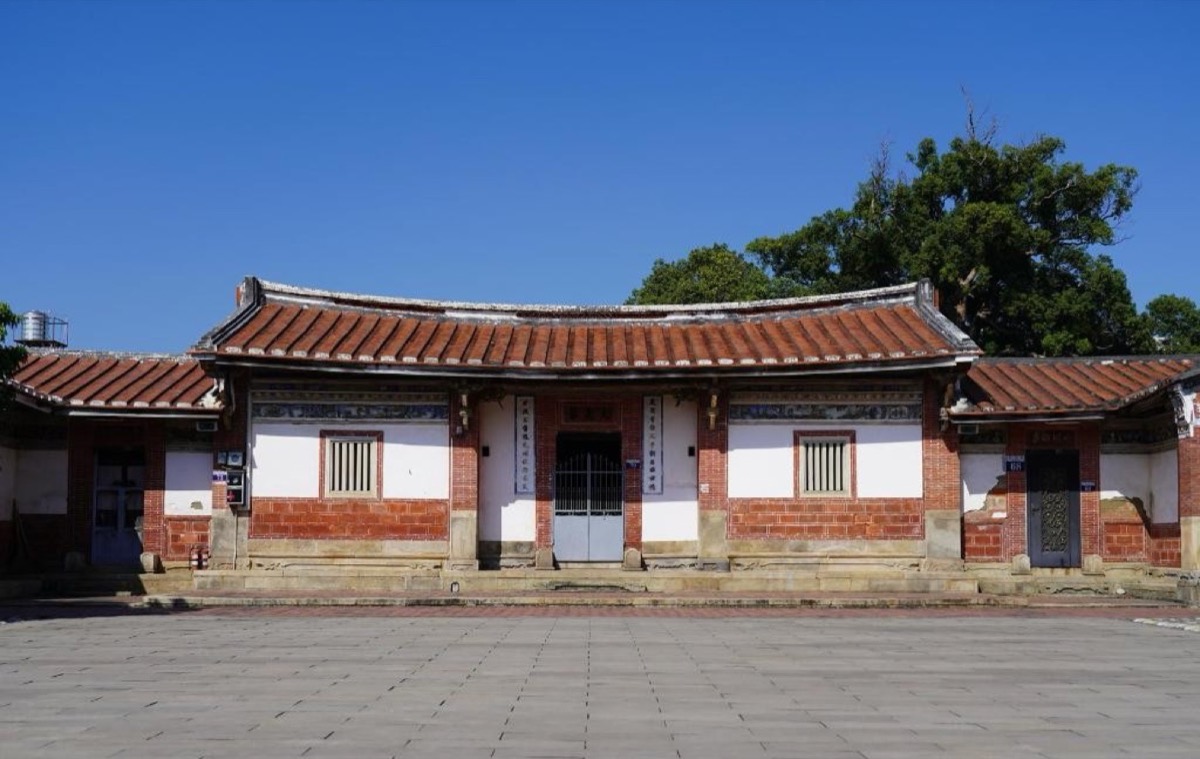 神岡大夫第紅磚古厝正面